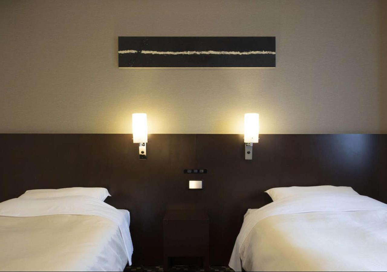 Hotel Binario Umeda Osaka Esterno foto